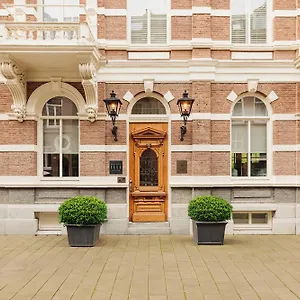 https://pillows-anna-van-den-vondel.zandvoort-hotels.com
